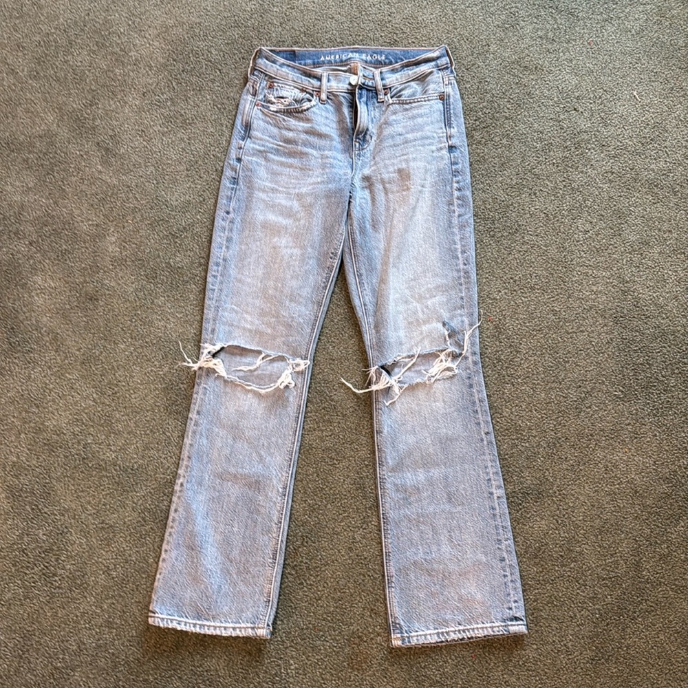 American eagle 90’s bootcut womens size 00 ripped light wash jeans, like new!